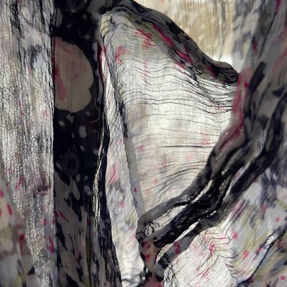 Joie navy floral 100% silk sheer button front pleated bodice/center back blouse - Picture 7 of 7